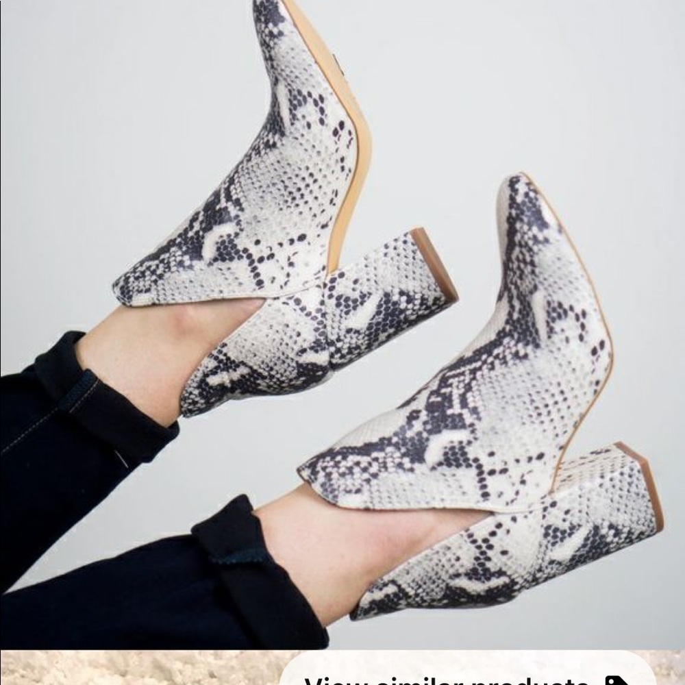 Steve Madden rookie booties snake print